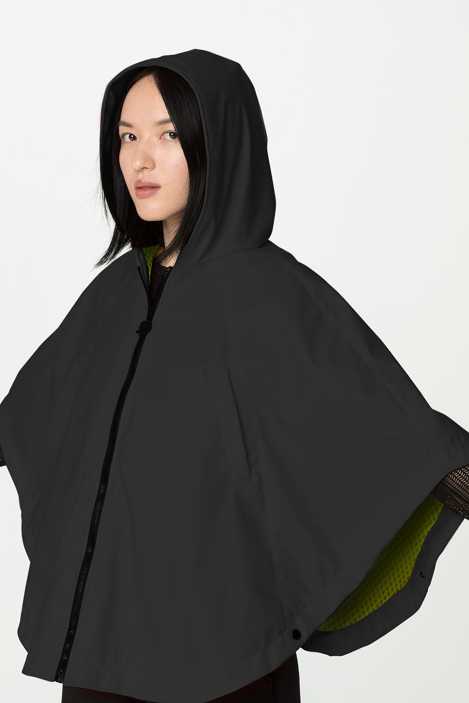 Gummy Black - Capehood - Cape with Backpack Waterproof