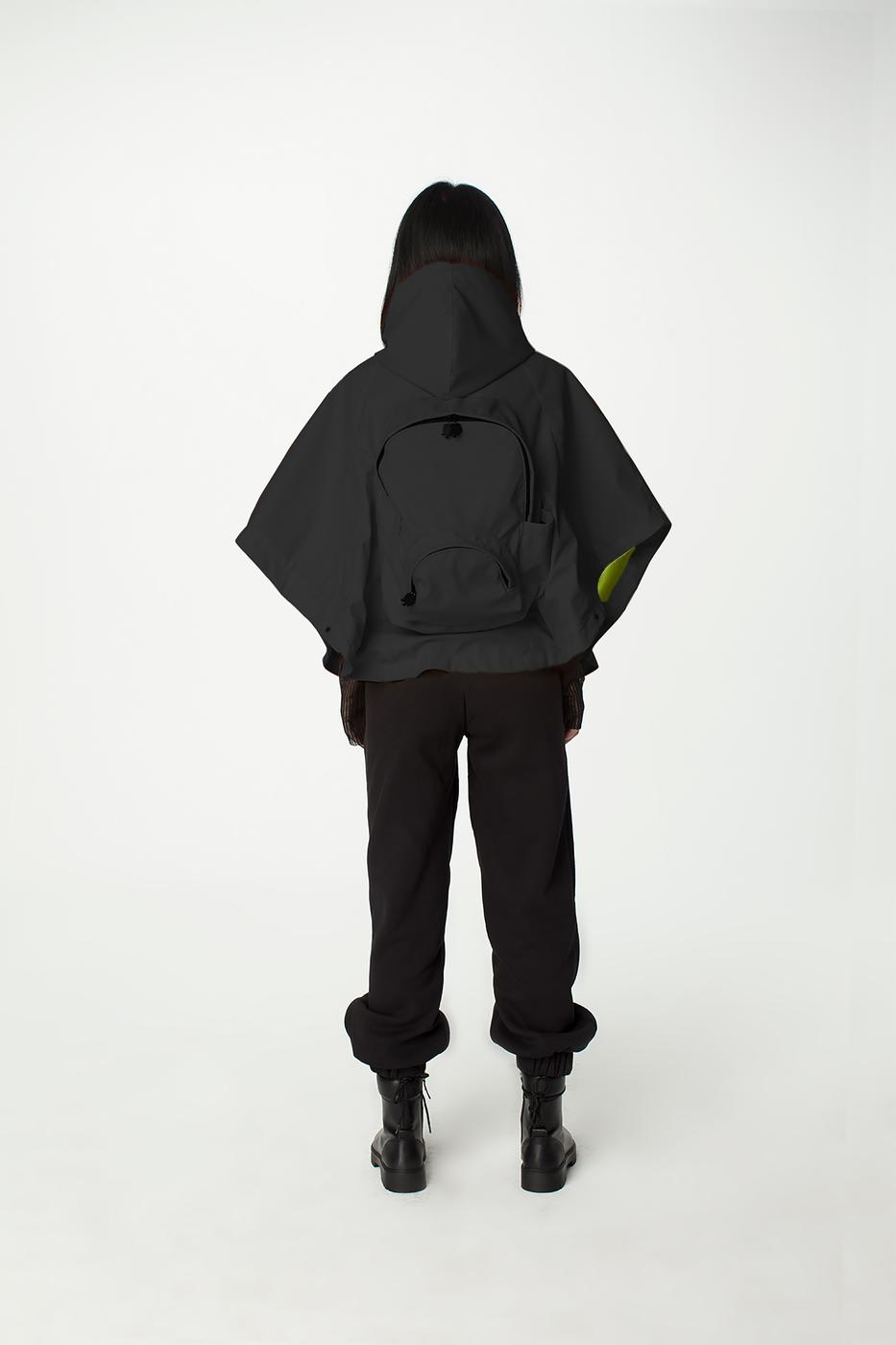 Gummy Black - Capehood - Cape with Backpack Waterproof